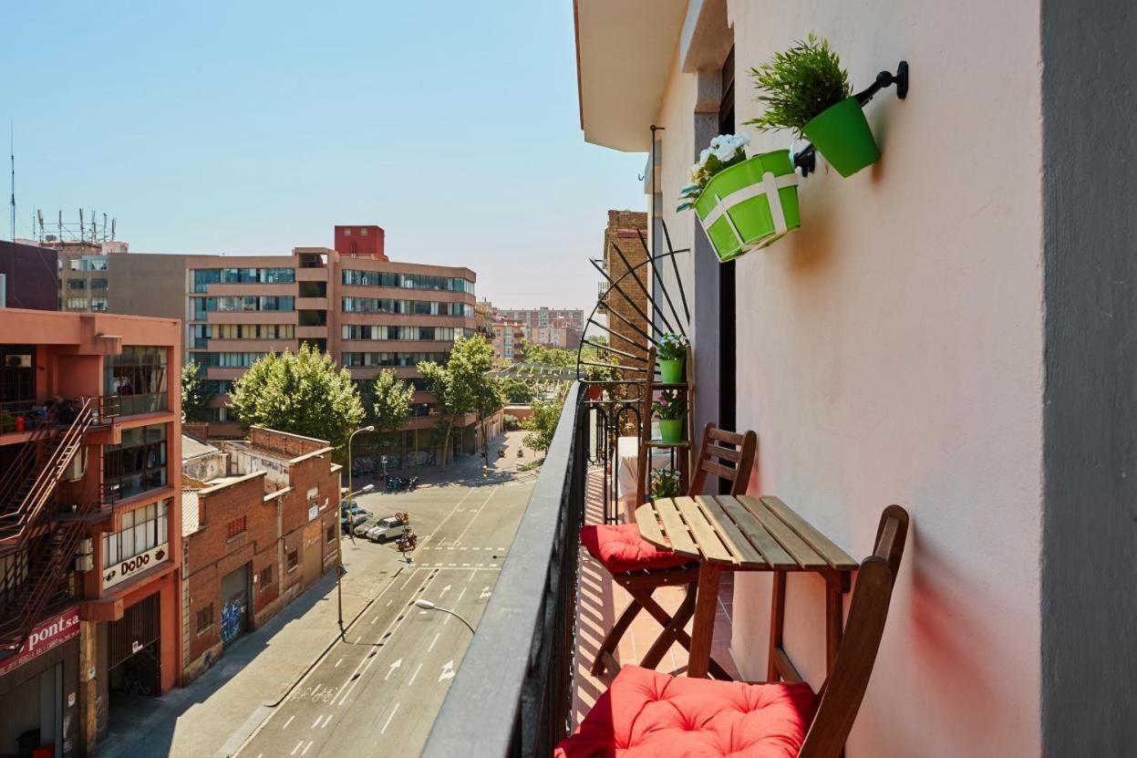 Lovely & Bright Bogatell Beach Apartment Барселона Экстерьер фото